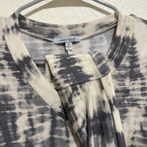 White Birch Tie Dye V Neck Long Sleeve Oversized Top Women's Size S